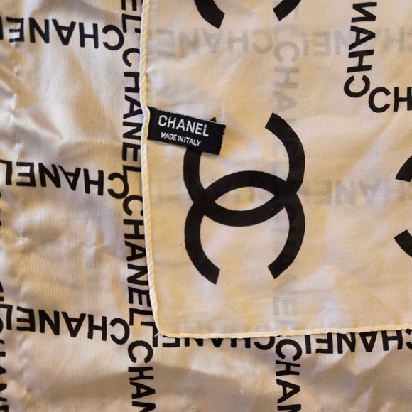 CHANEL Authentic Silk Scarf/Wrap EUC💕 - Picture 2 of 7